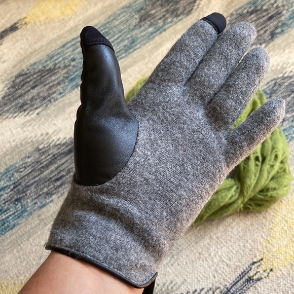 Ralph Lauren Two-tone Leather Gloves - Picture 10 of 10